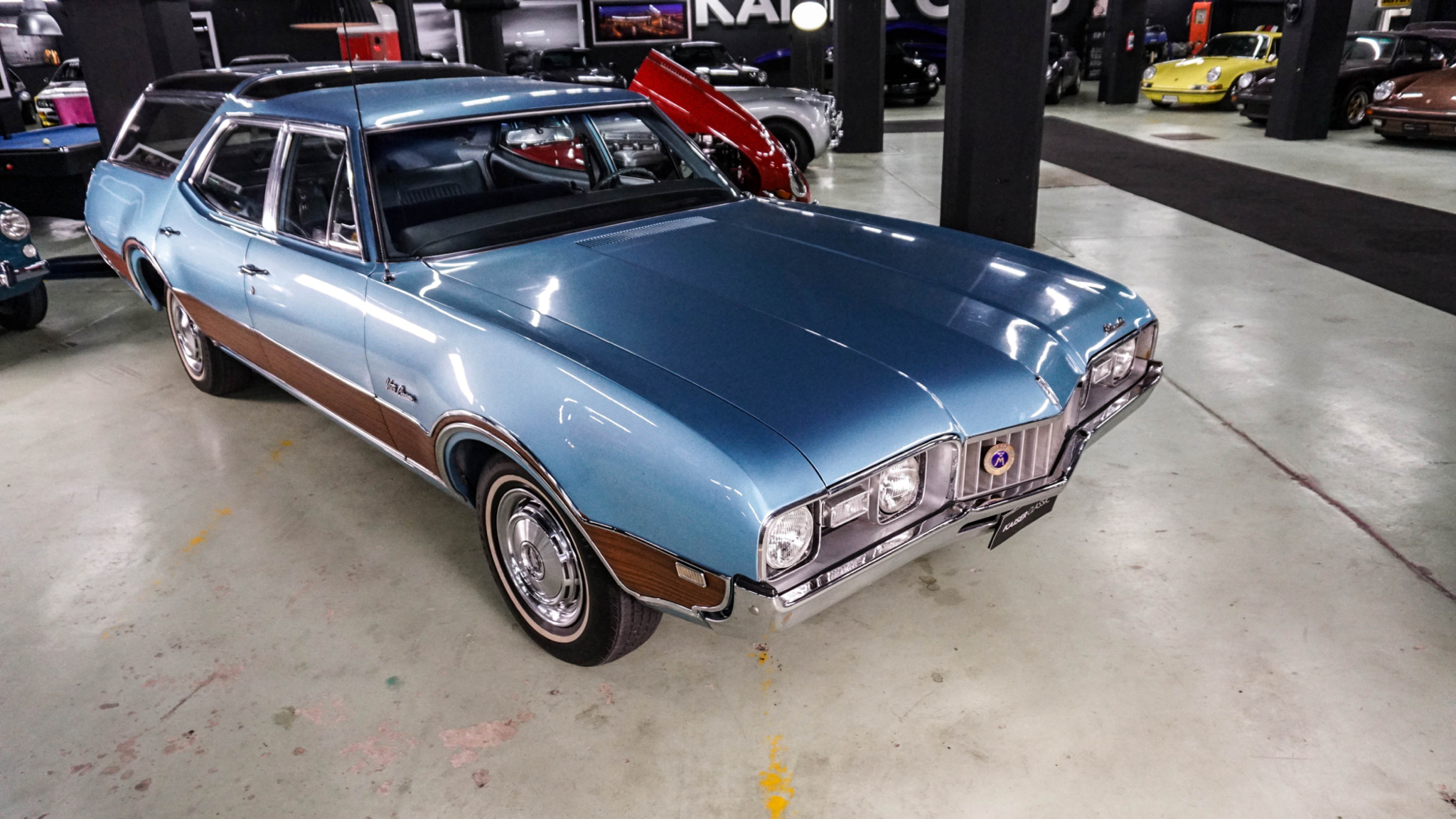 Exterior image of 1968 Oldsmobile Vista Cruiser