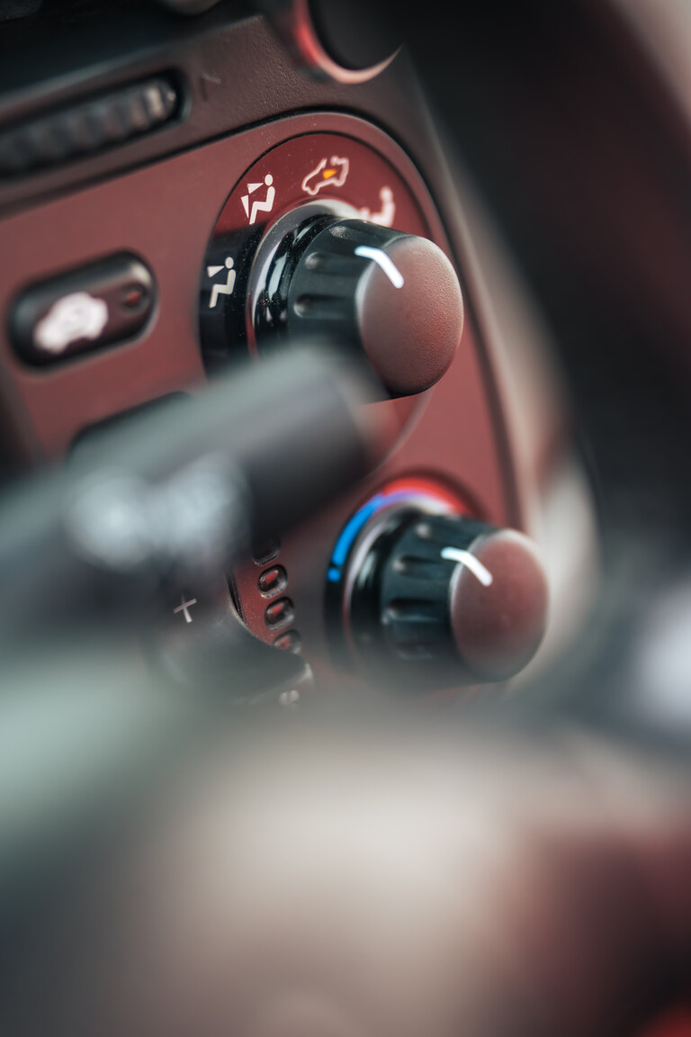 Interior image of 2000 Honda S2000 AP1