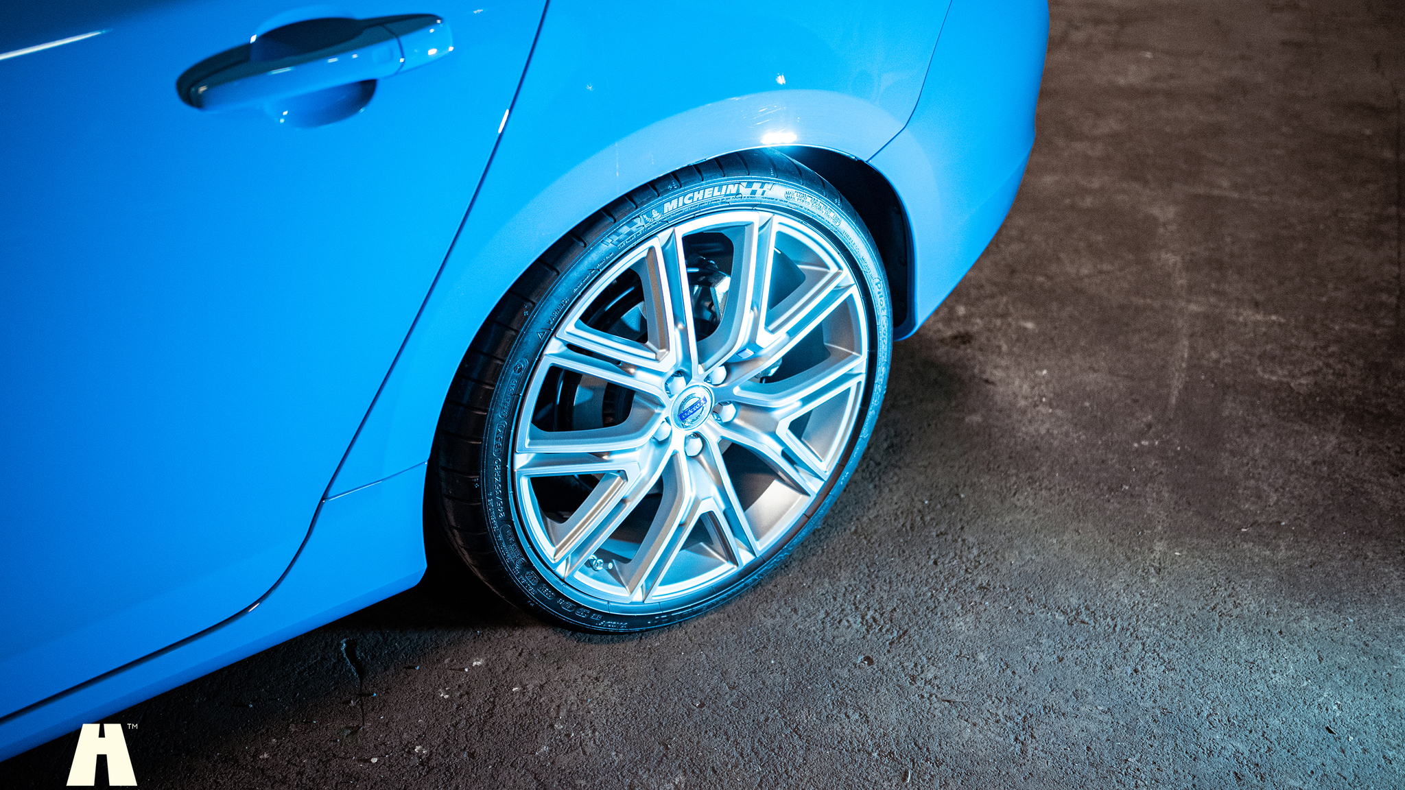 Exterior image of 2017 Volvo V60 Polestar T6