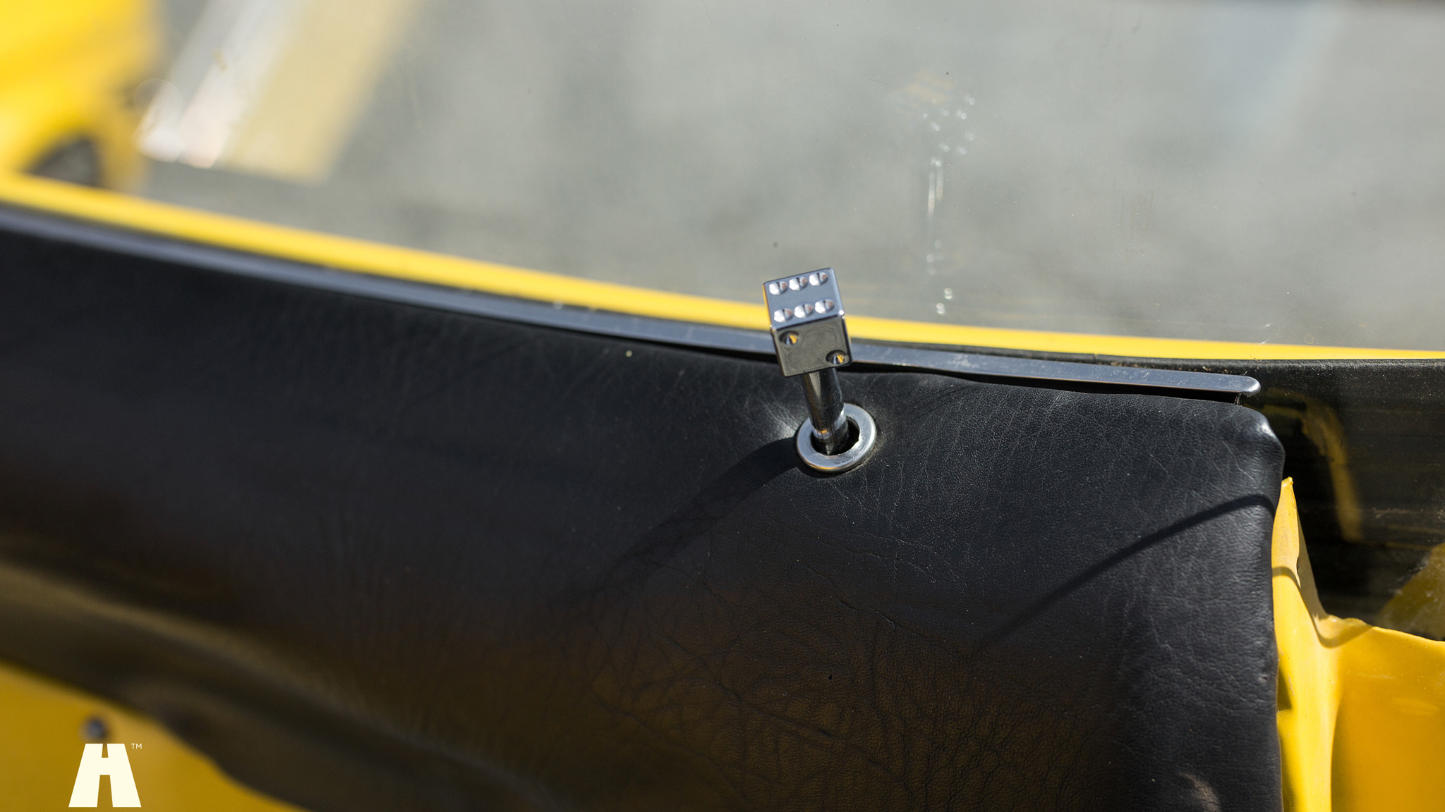 Interior image of 1971 Ford Mustang 429 Cabriolet (9)