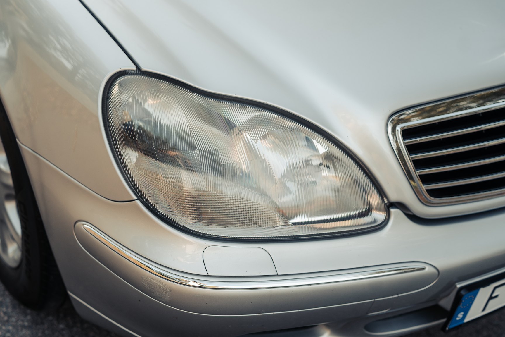 Exteriörbild på 1999 Mercedes-Benz S 320
