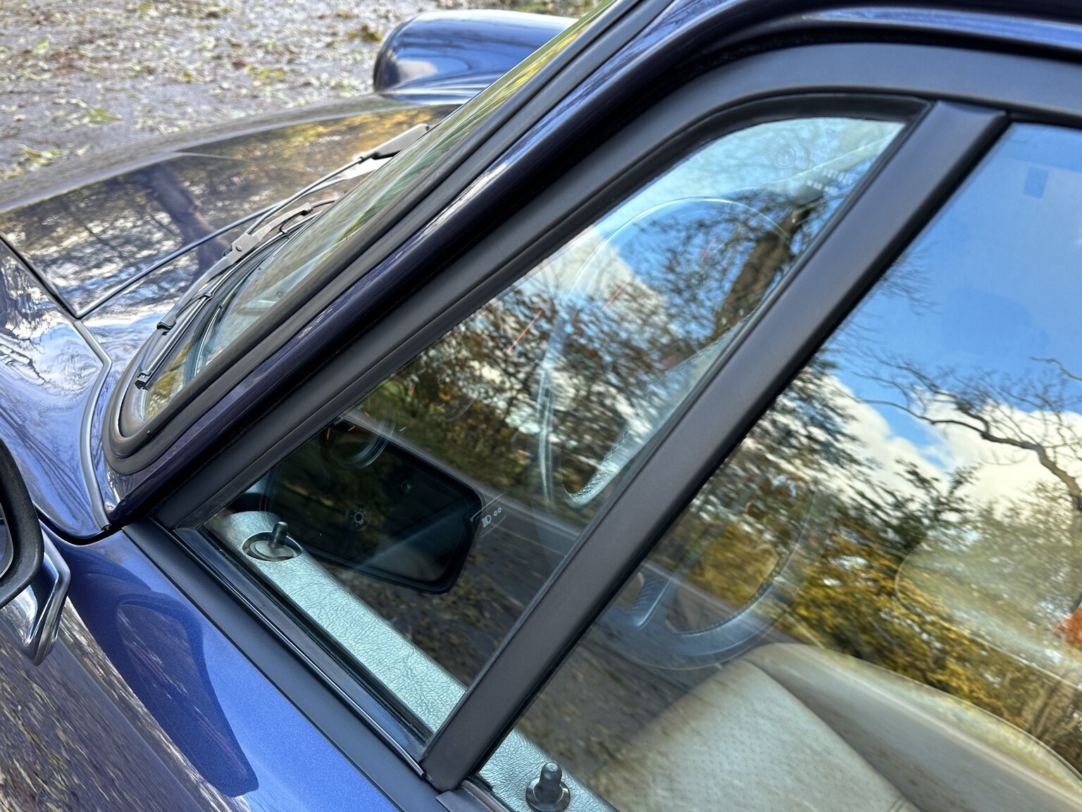 Exterior image of 1986 Porsche 911 Carrera 3.2