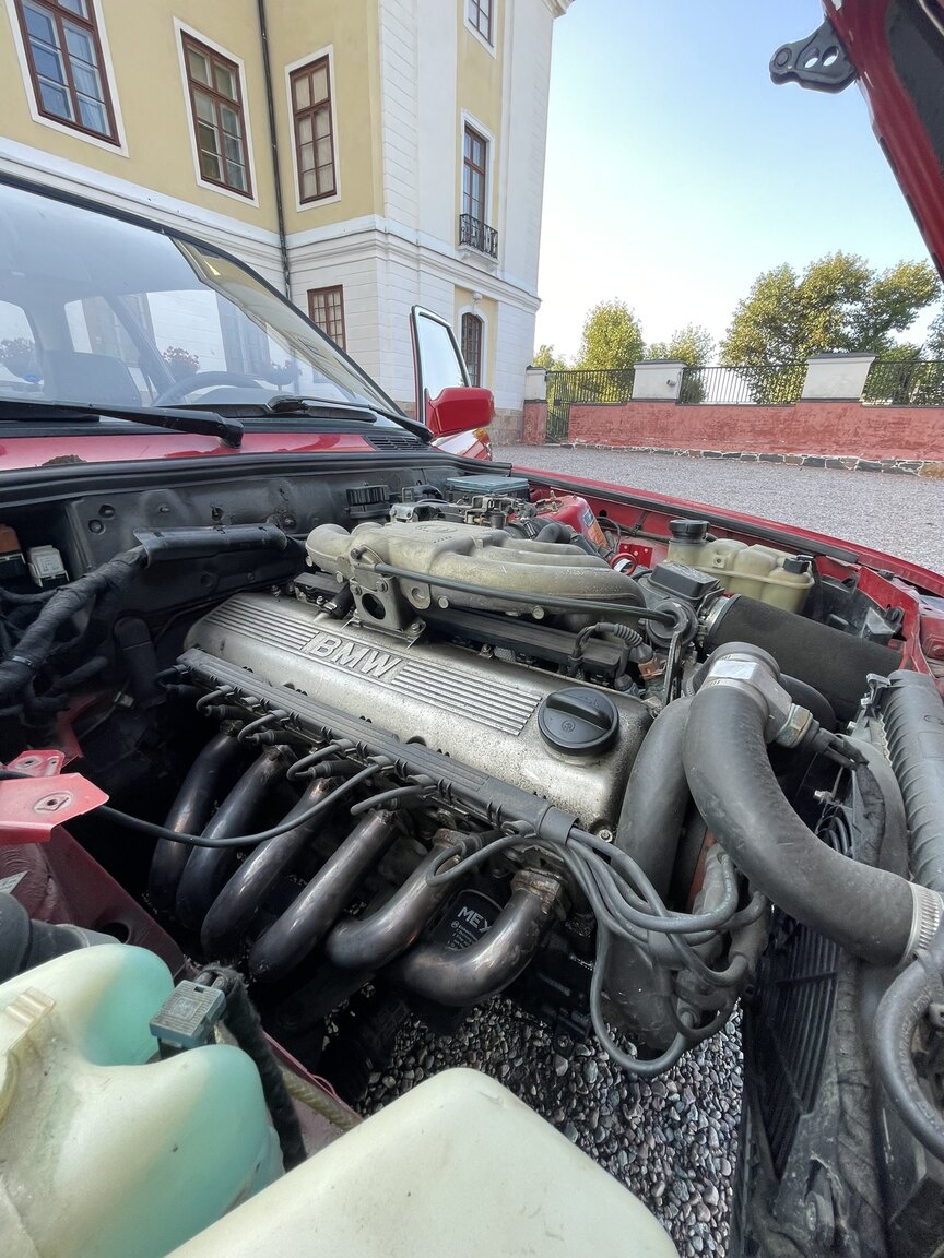 1987 BMW 320i, Mekanik