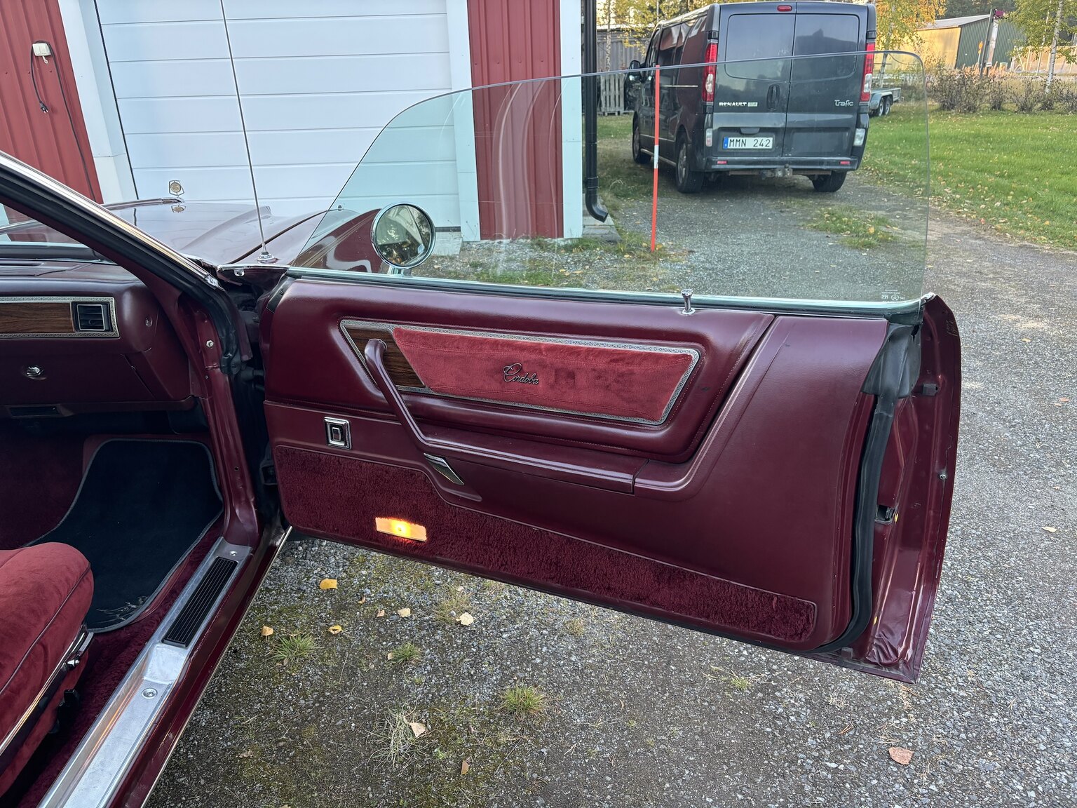 Interior image of 1976 Chrysler Cordoba