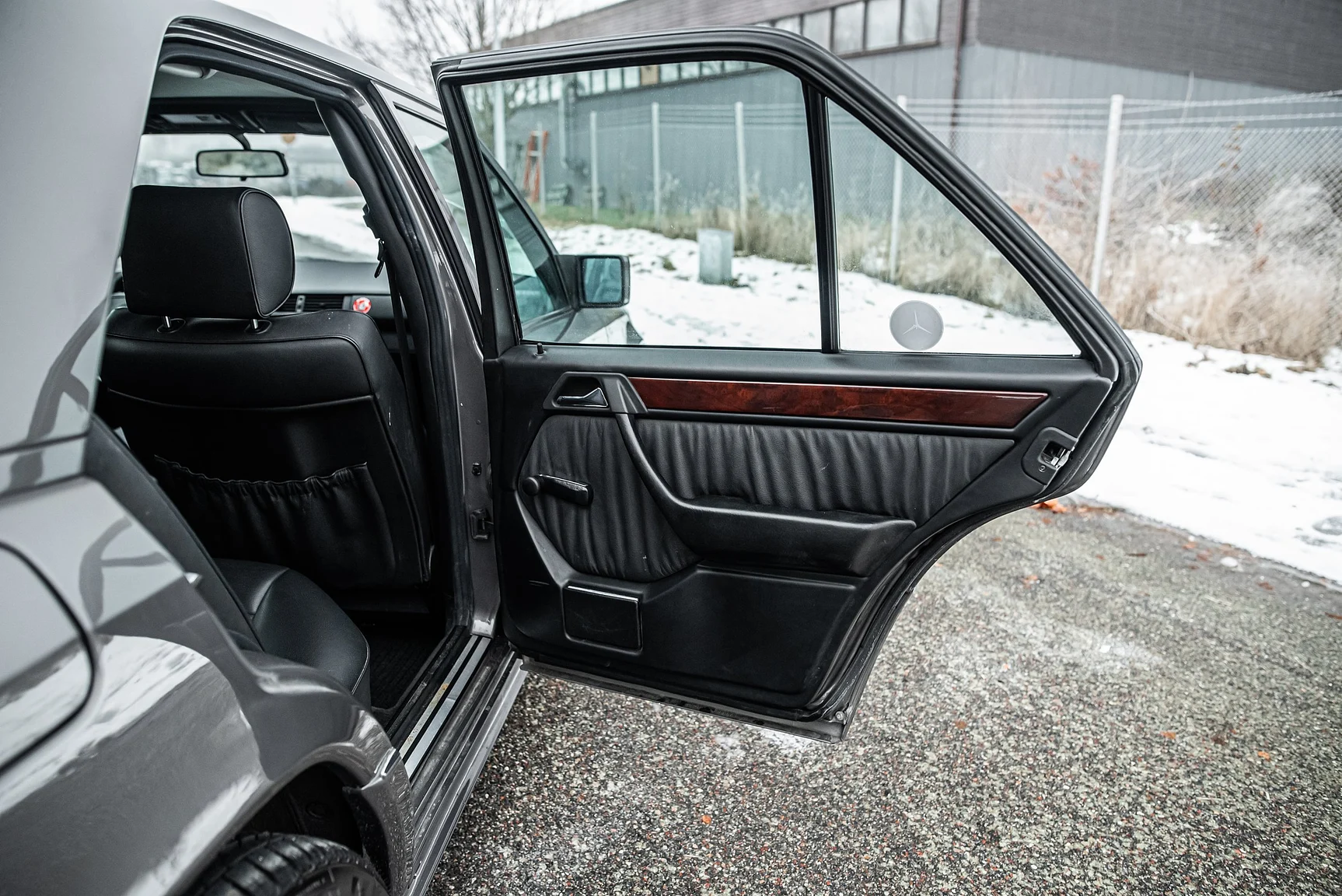 Interior image of 1993 Mercedes-Benz E 320 "AMG" (14)