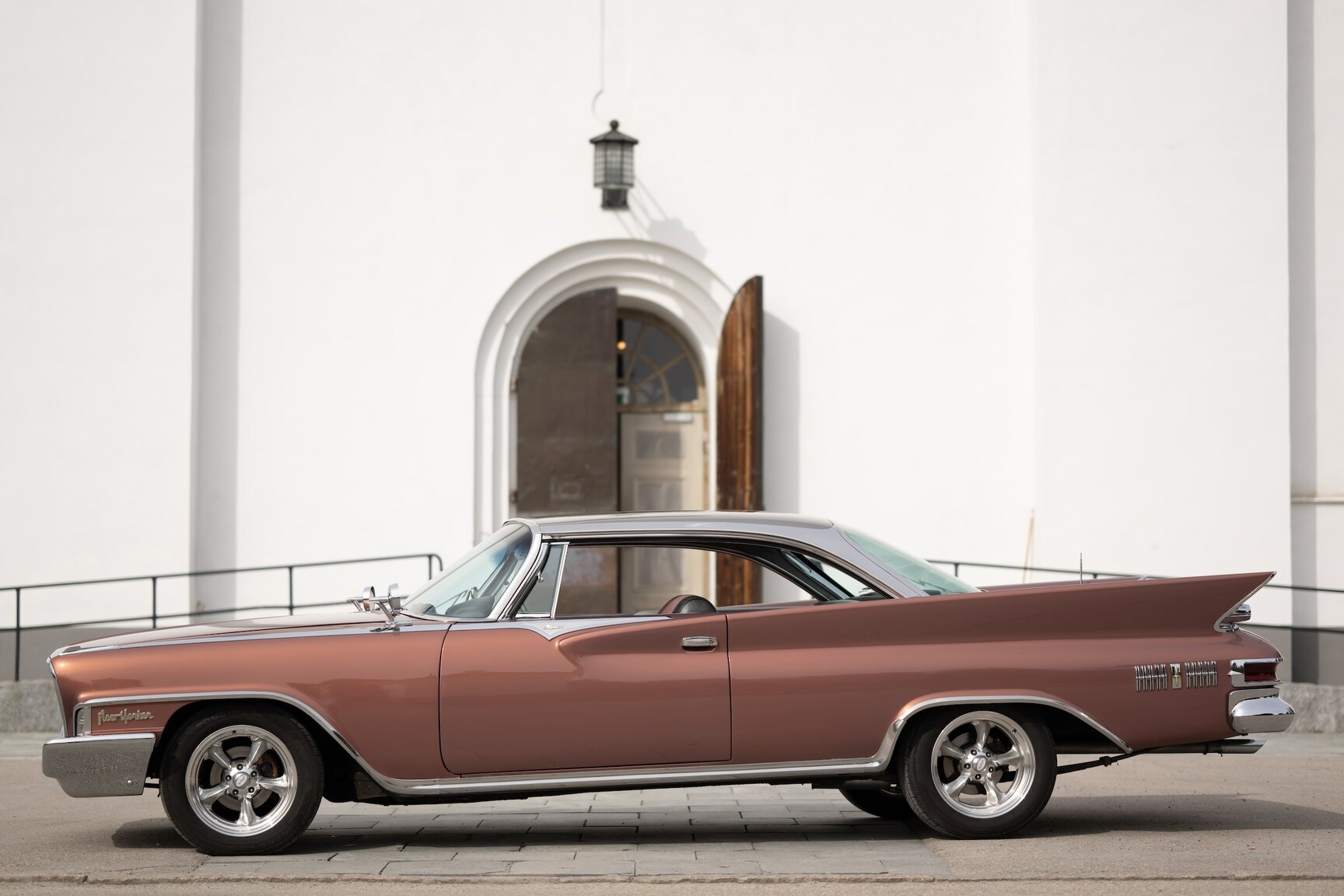 Exterior image of 1961 Chrysler New Yorker Sedan (14)