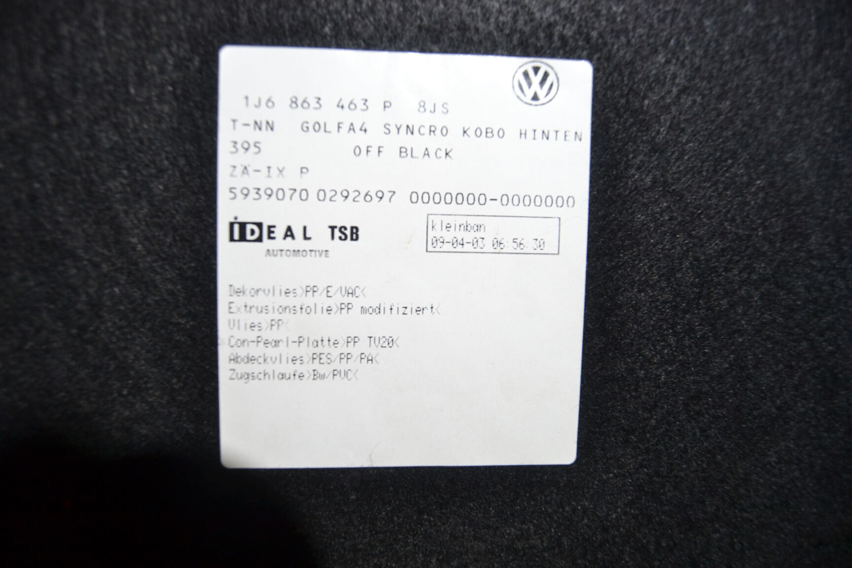 Interiörbild 2003 Volkswagen Golf R32 MK4 (17)