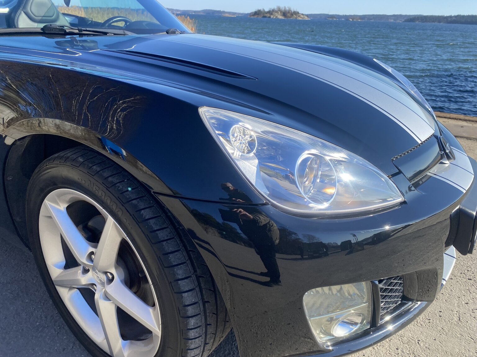 Exterior image of 2007 Opel Roadster GT 2.0 TURBO