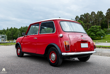 Exterior image of 1970 Austin Mini 1000