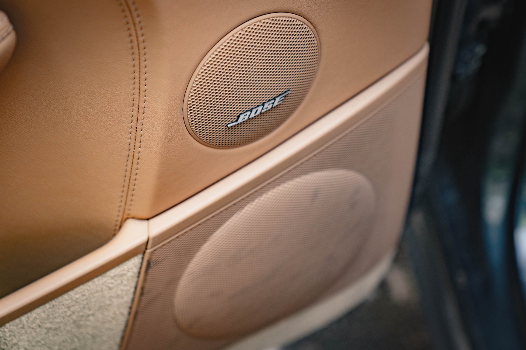 Interior image of 2005 Porsche Cayenne Turbo WLS