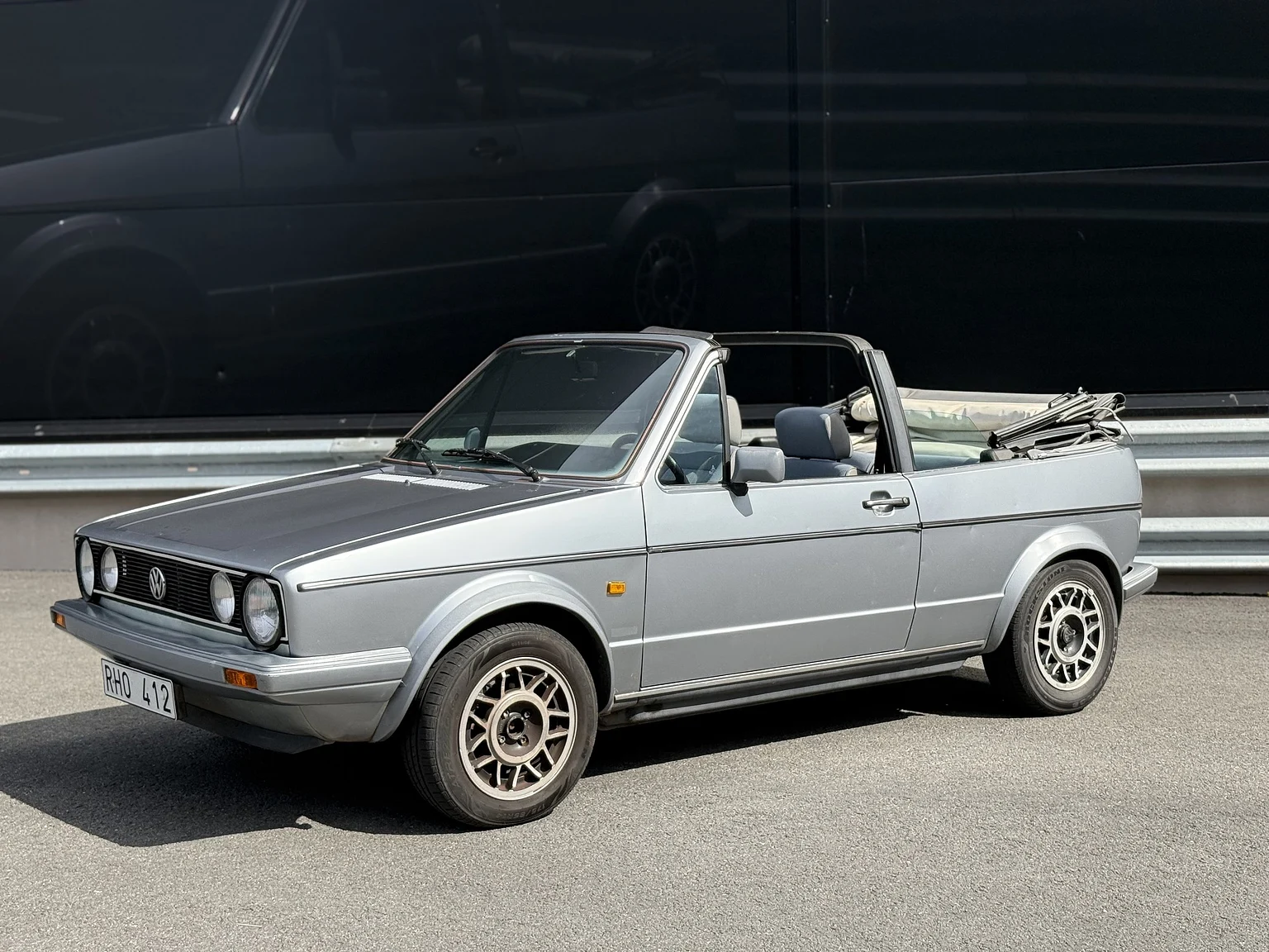 Exterior image of 1987 VW Golf Cabriolet (1)