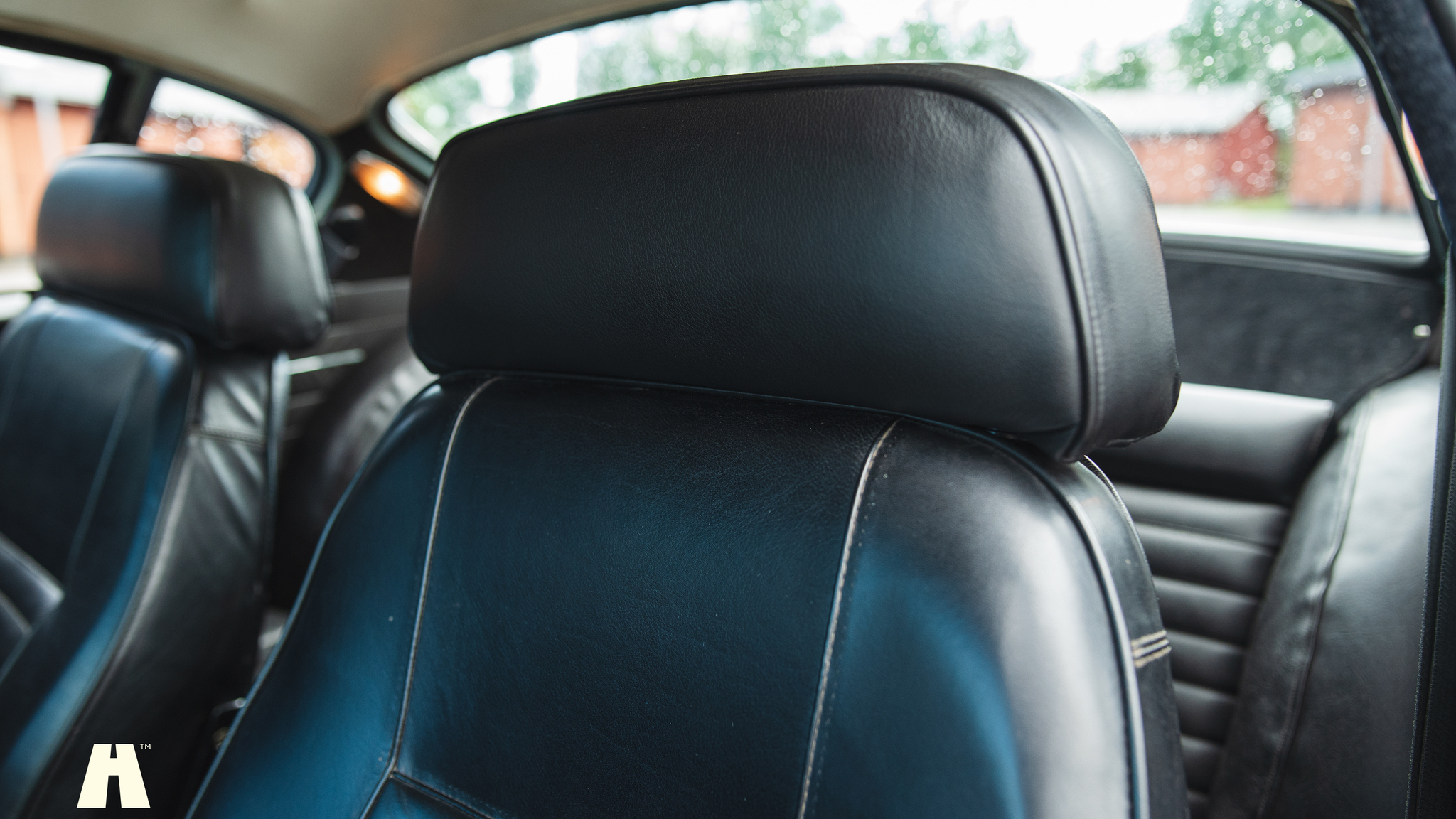 Interior image of 1966 Volvo P1800 S (31)