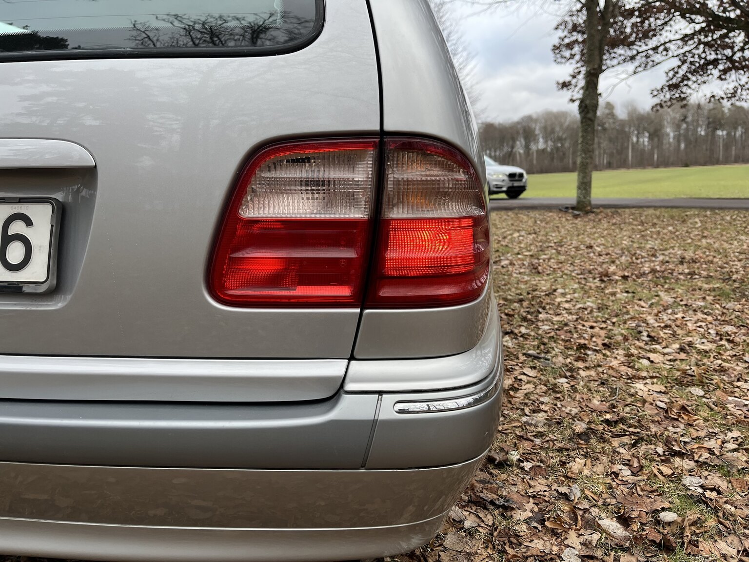 Exteriörbild på 1999 Mercedes-Benz E320 T Automat