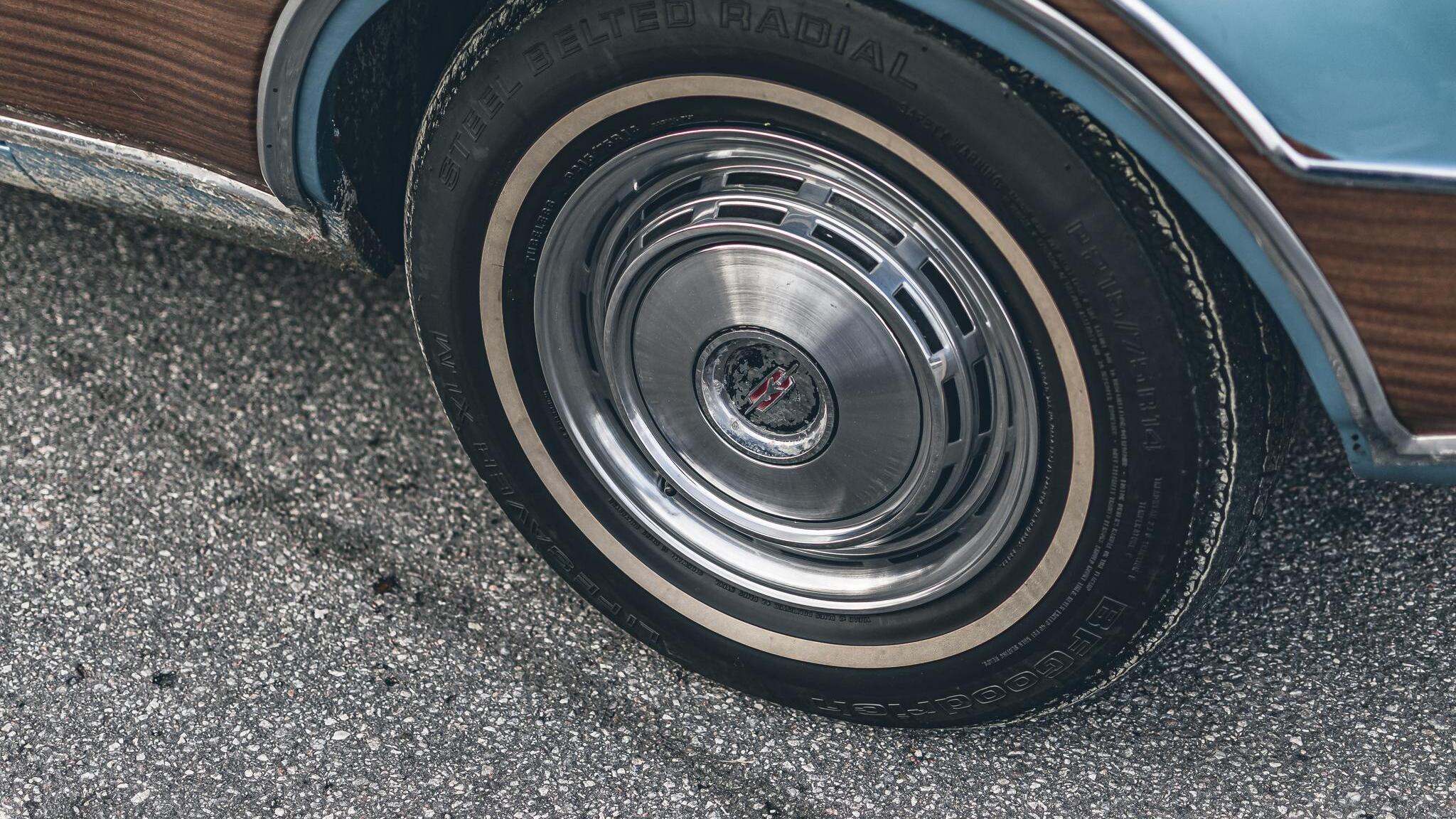 Exterior image of 1968 Oldsmobile Vista Cruiser