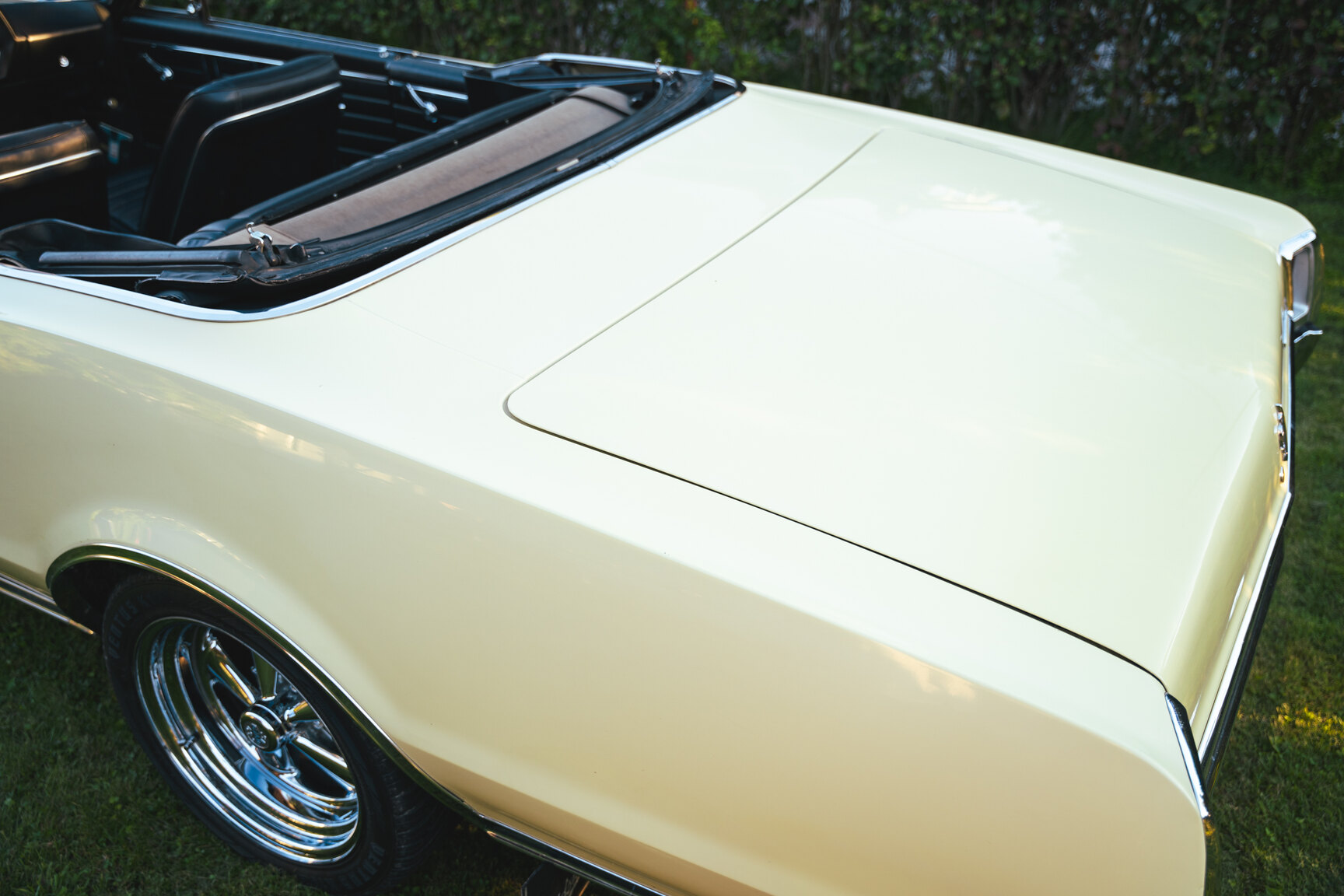 Exterior image of 1967 Oldsmobile Cutlass Supreme Cabriolet
