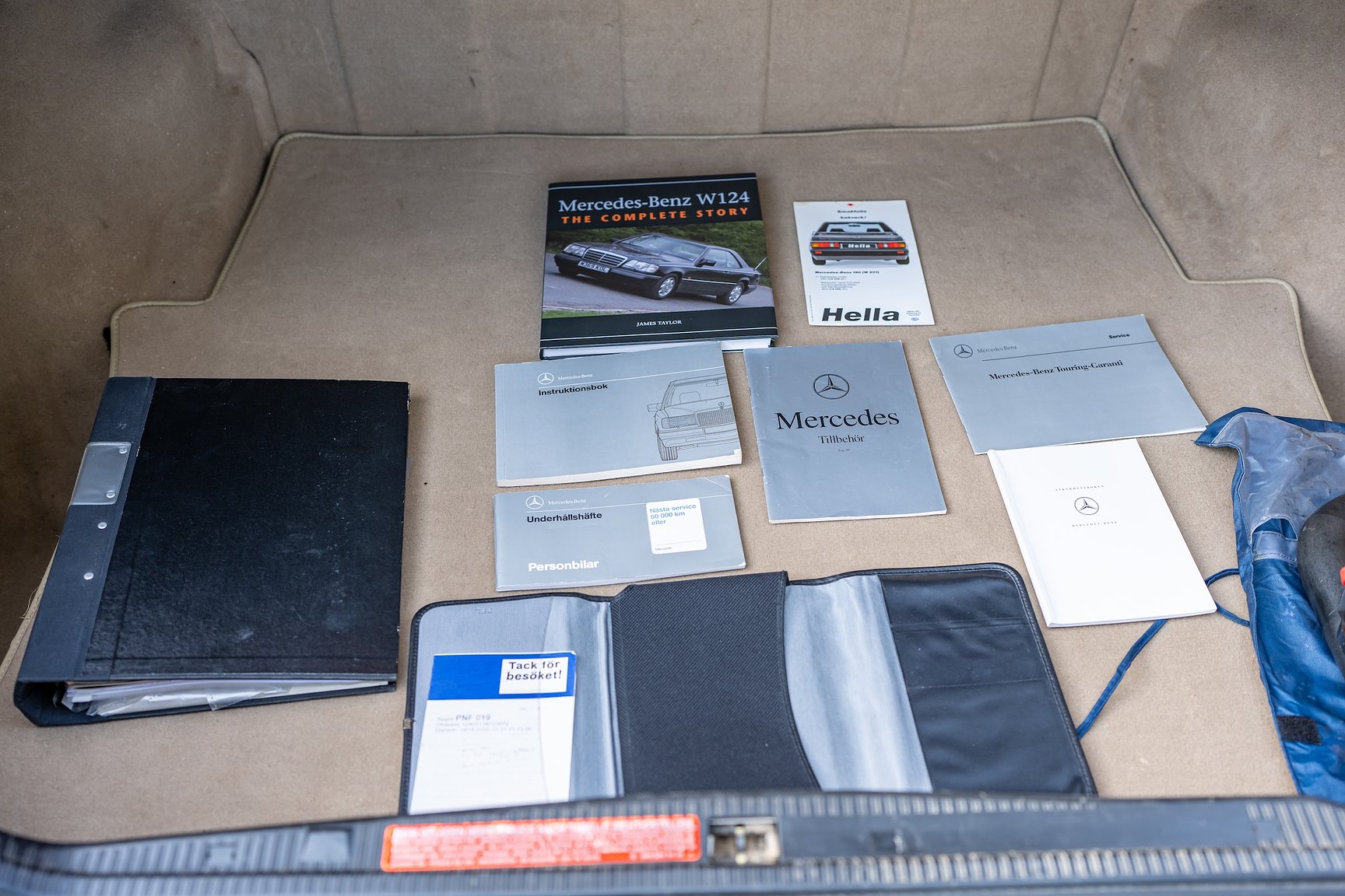 Dokumentation för 1992 Mercedes-Benz 300 CE-24