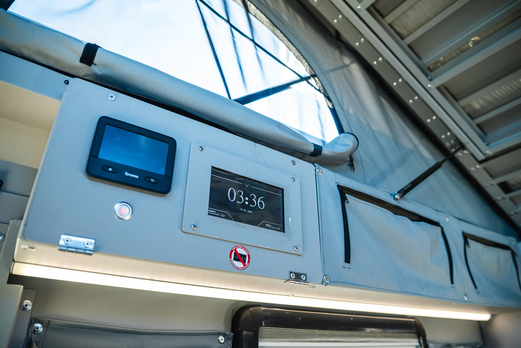 Interior image of 2025 Northea Trailer Expedition Crawler 458i Offgrid-Camper (23)