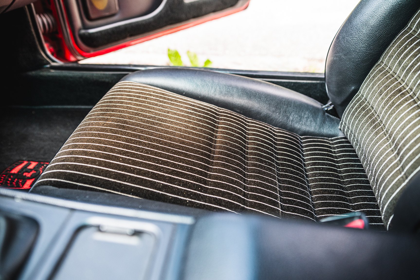 Interior image of 1988 Porsche 944