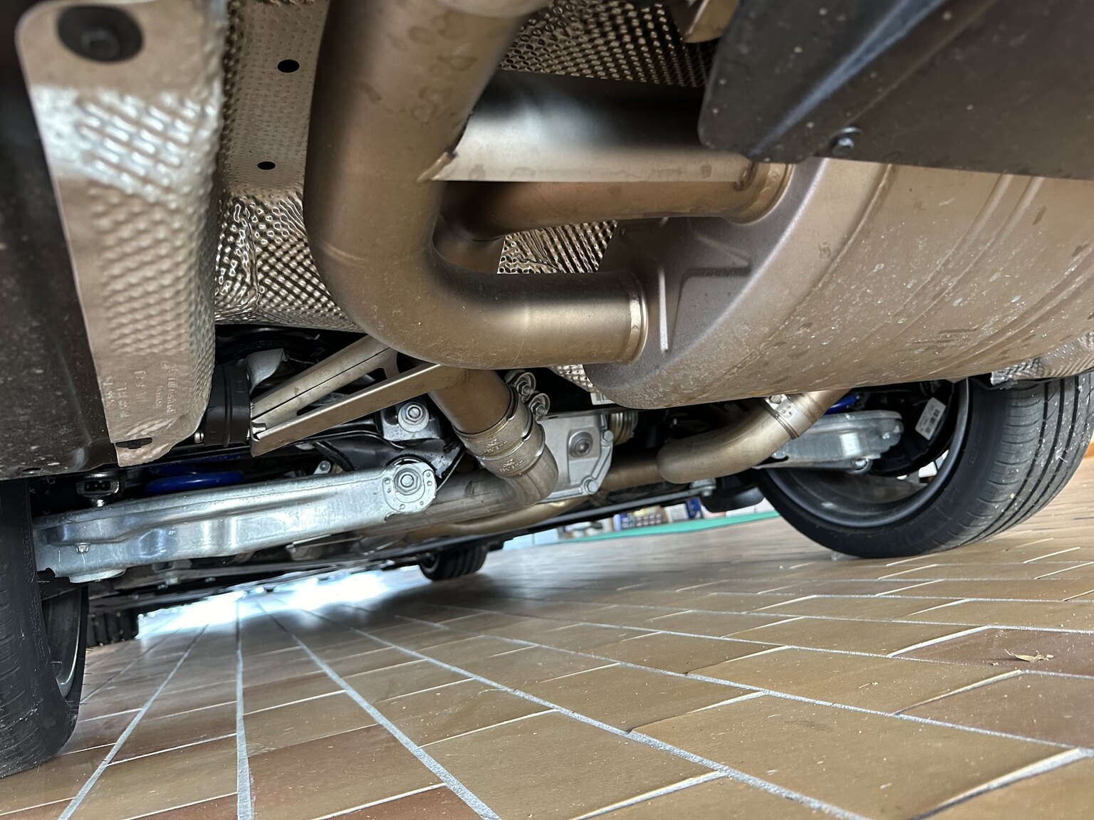 Image of 2013 ALPINA B3 GT3 mechanics