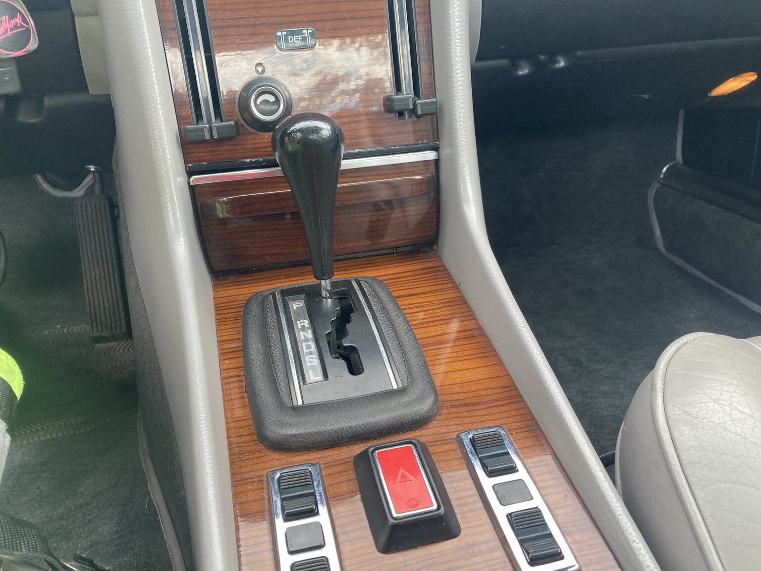 Interior image of 1973 Mercedes-Benz 450 SLC (18)