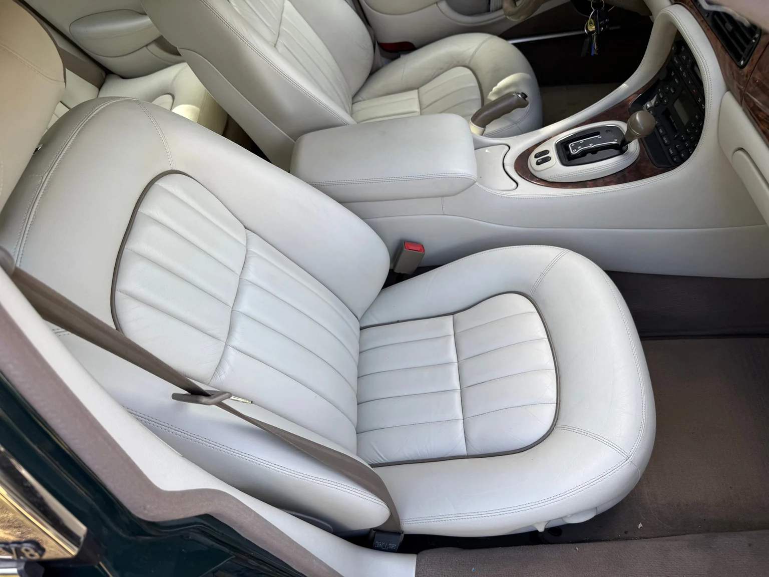 Innenraumfoto von 2001 Jaguar XJ Sovereign 4.0 V8 (46)