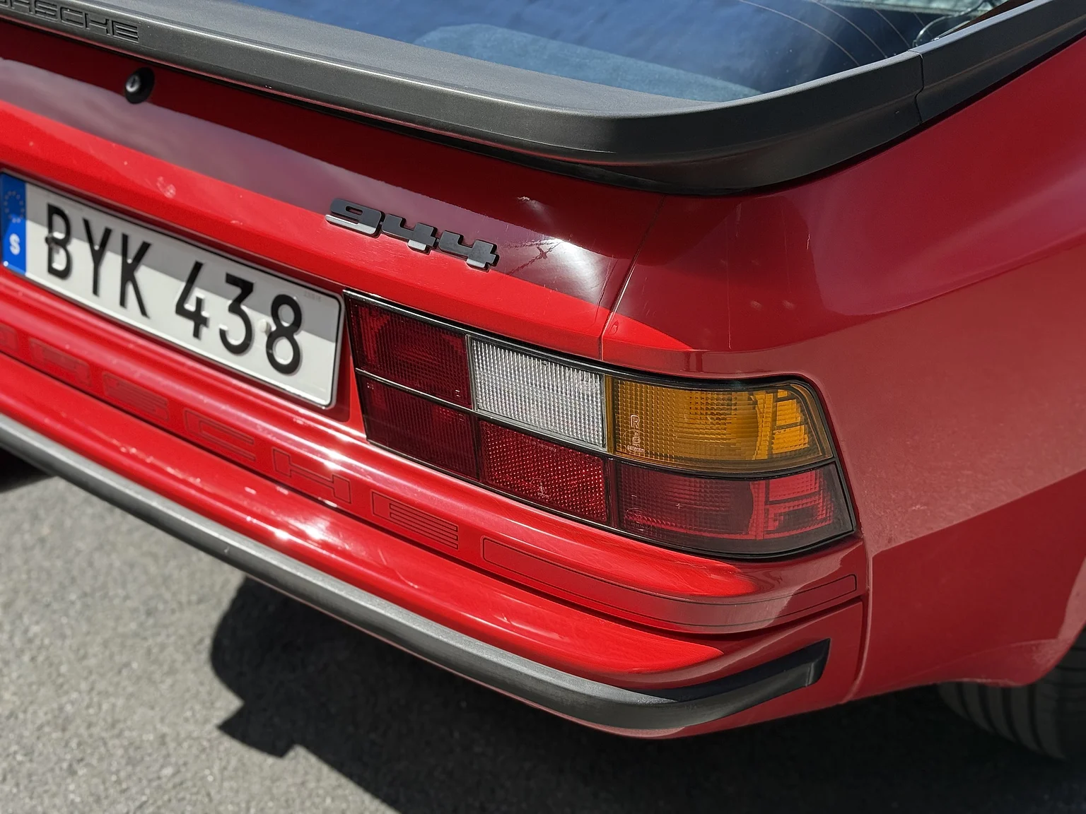Exteriörbild på 1984 Porsche 944 Targa (15)