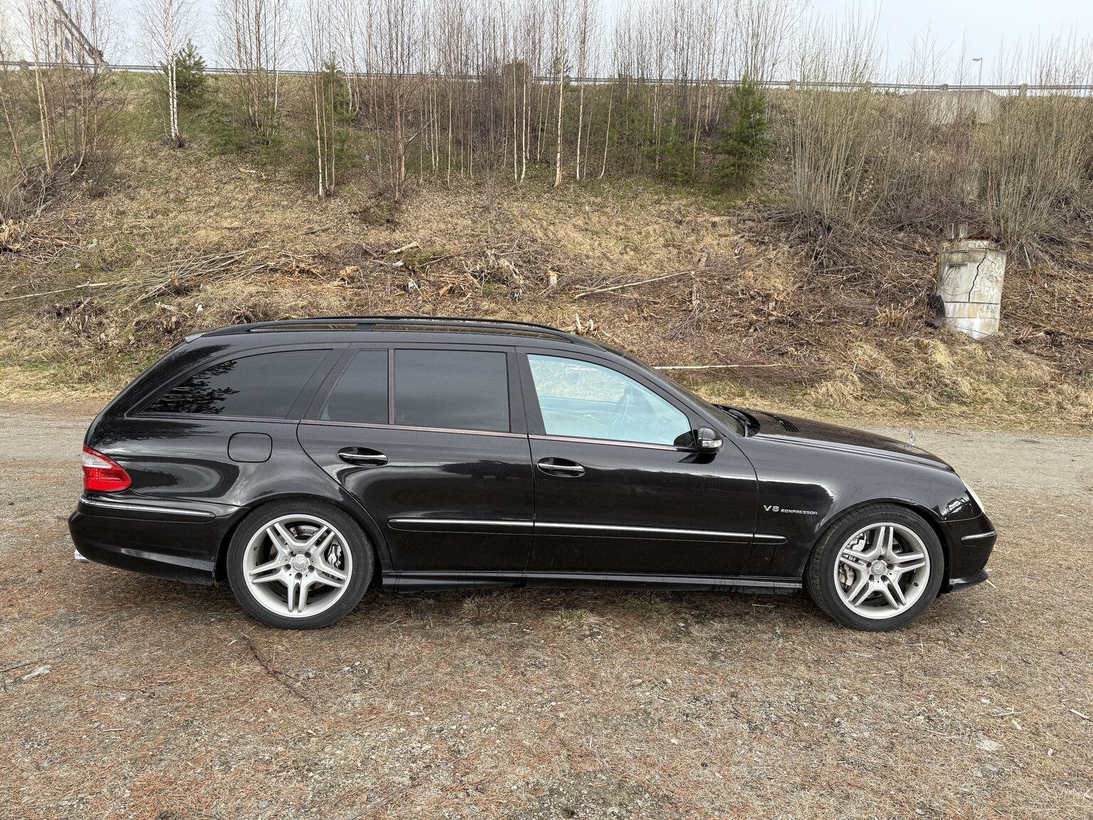 Exterior image of 2005 Mercedes-Benz E 55 T AMG