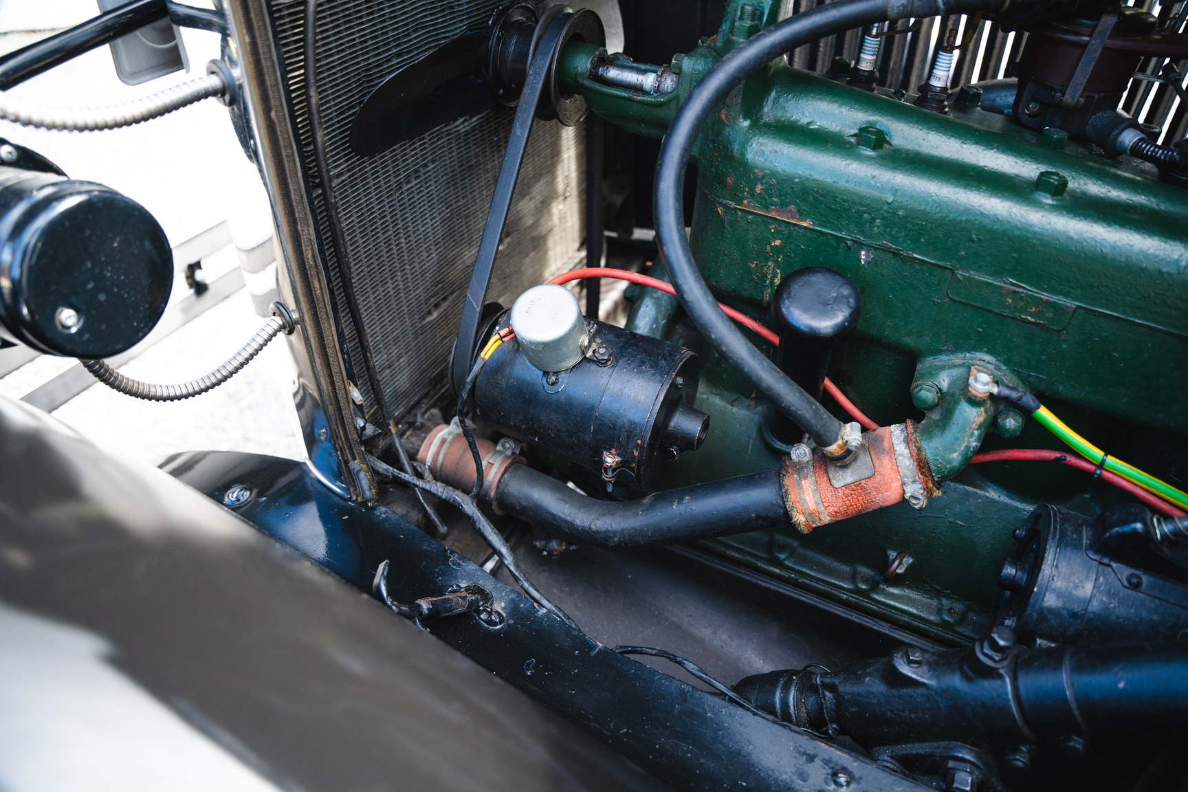 Image of 1931 Ford A Luxe Sedan (6) mechanics