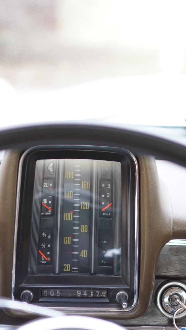 Interior image of 1966 Mercedes-Benz 230 S