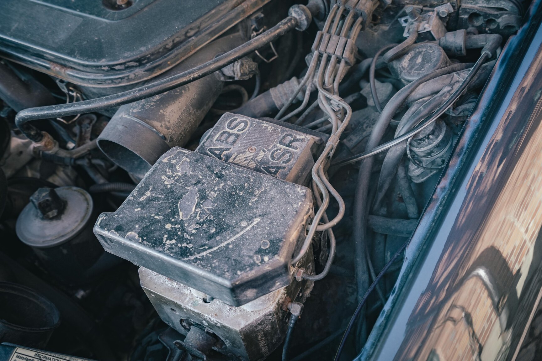 Image of 1991 Mercedes-Benz 300E-24 mechanics (5)