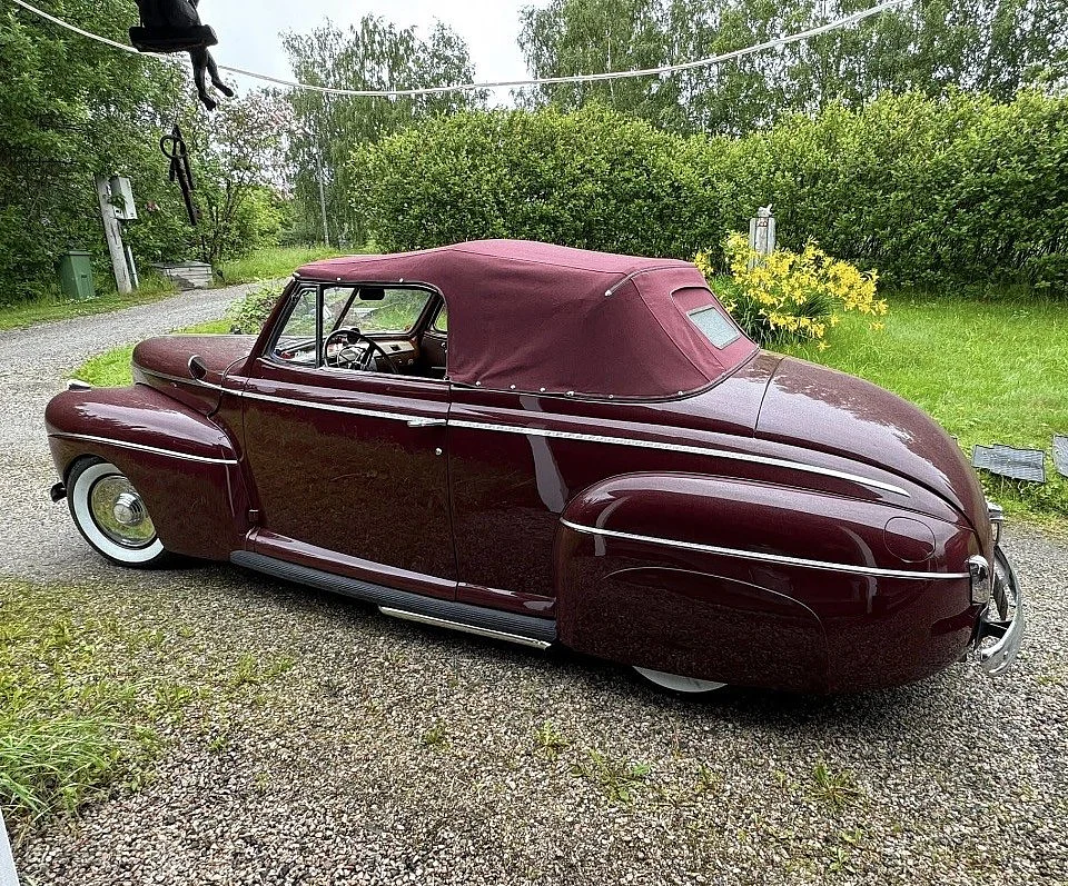 Exteriörbild på 1941 Ford Super De Luxe Cabriolet (32)