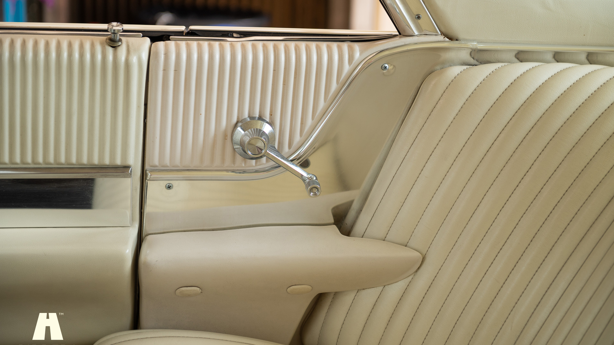 Interior image of 1964 Ford Thunderbird 6.4 HT (52)