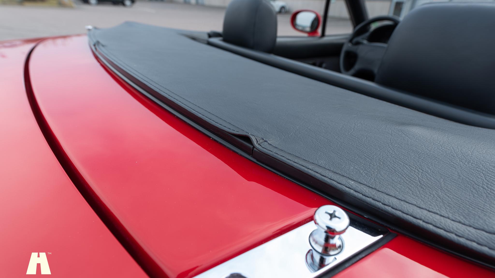 Innenraumfoto von 1997 Mazda MX-5 (28)