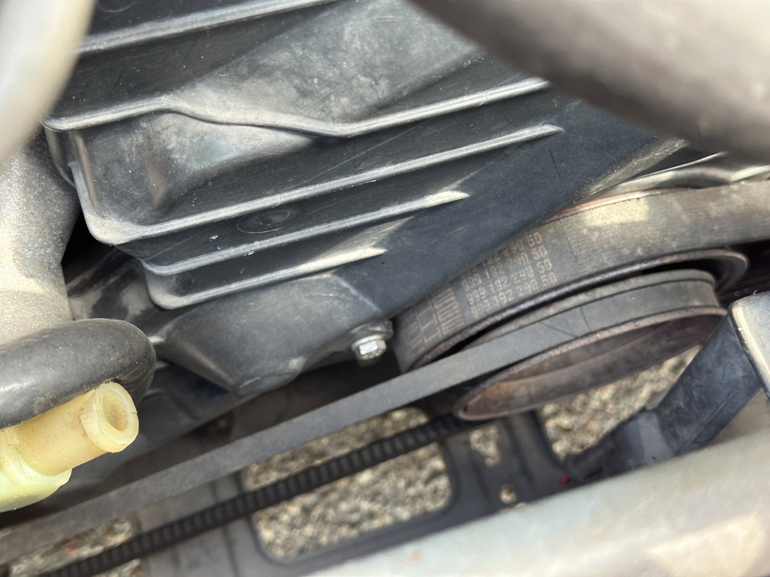 Image of 1988 Porsche 944 mechanics