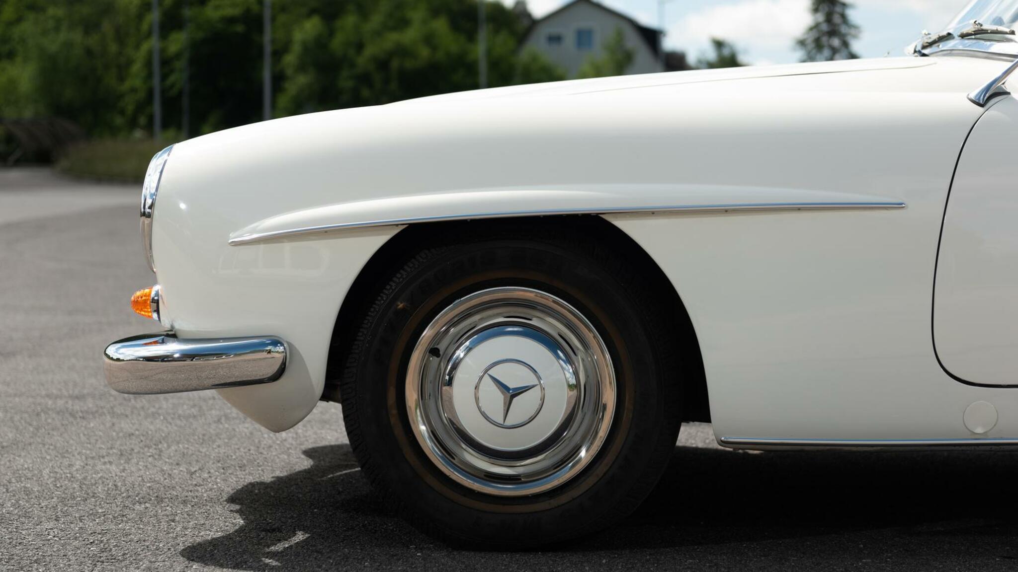Aussenfoto 1956 Mercedes Benz 190 SL Roadster (16)
