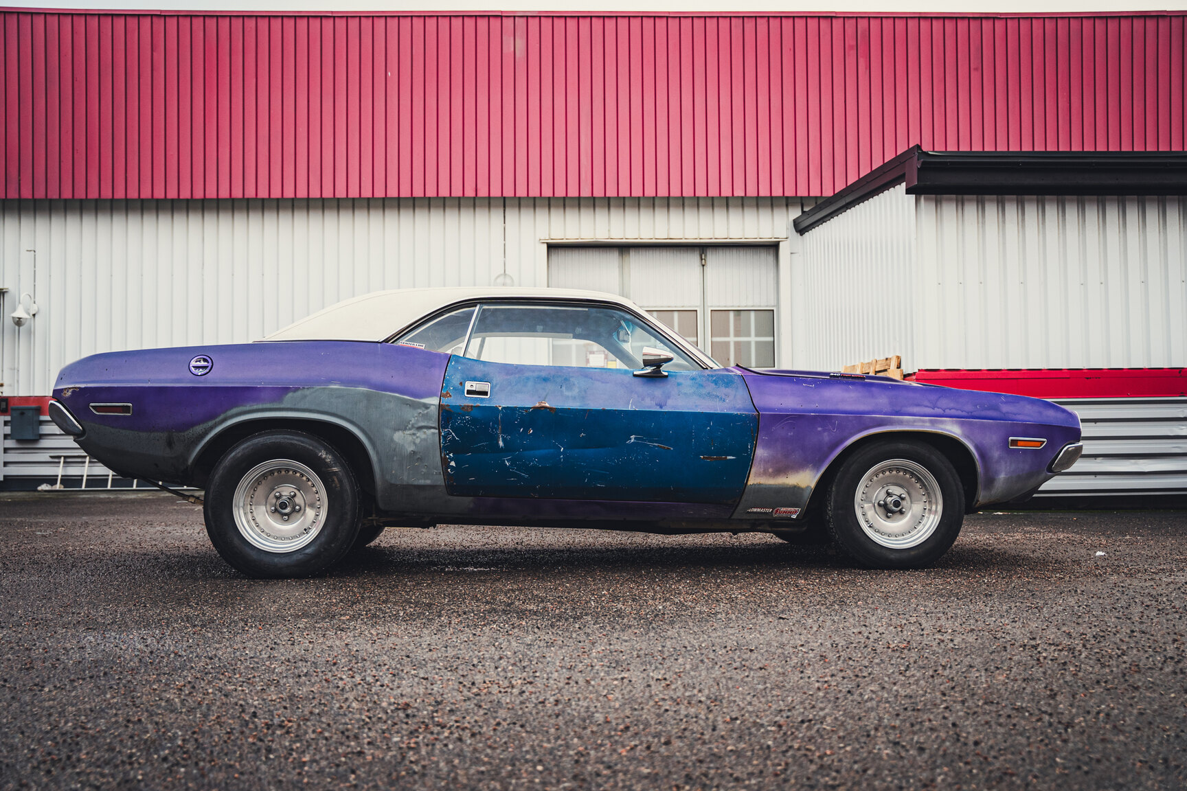 Exteriörbild på 1970 Dodge Challenger - Ett sista race
