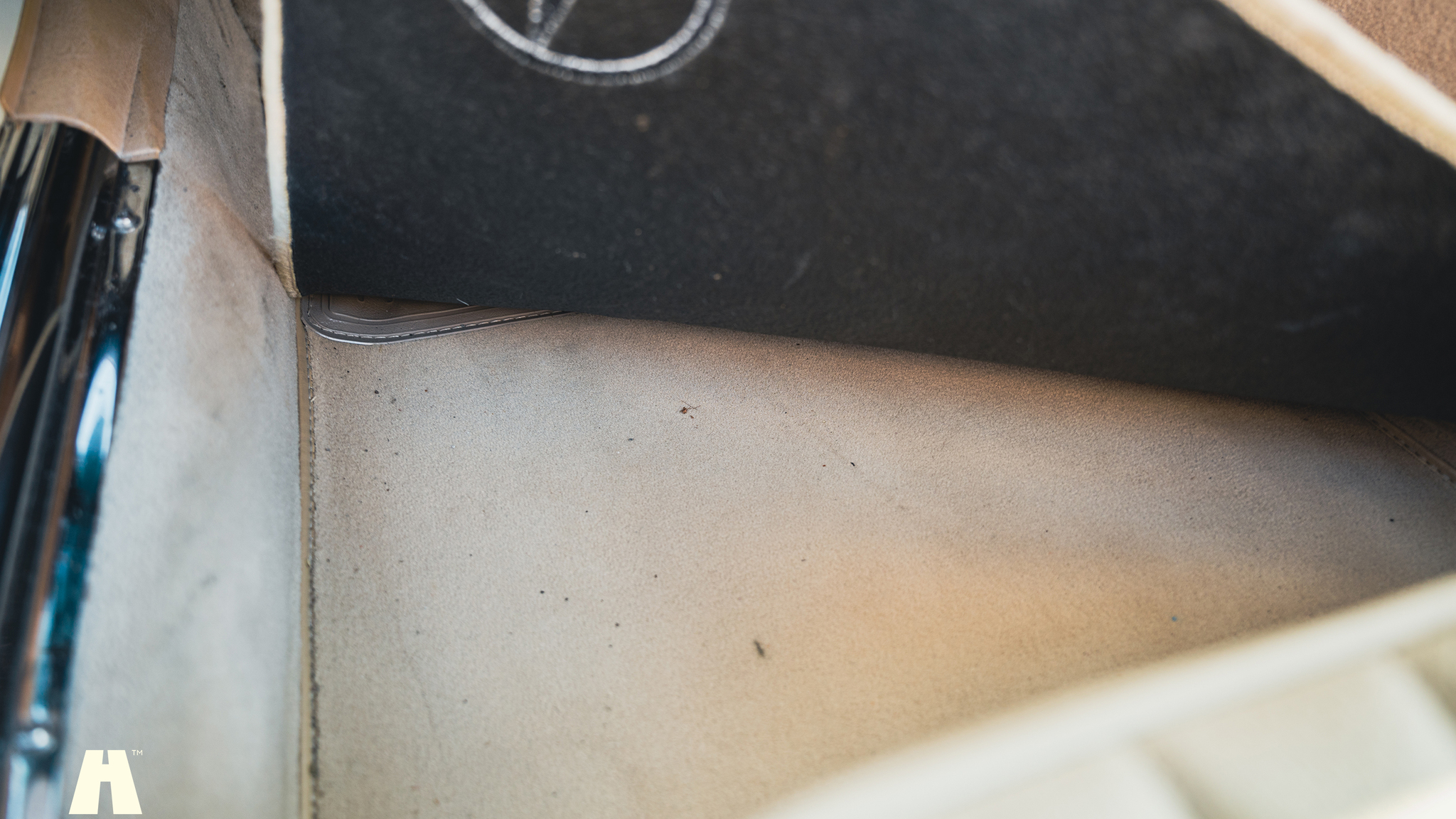 Innenraumfoto von 1985 Mercedes-Benz 380 SL