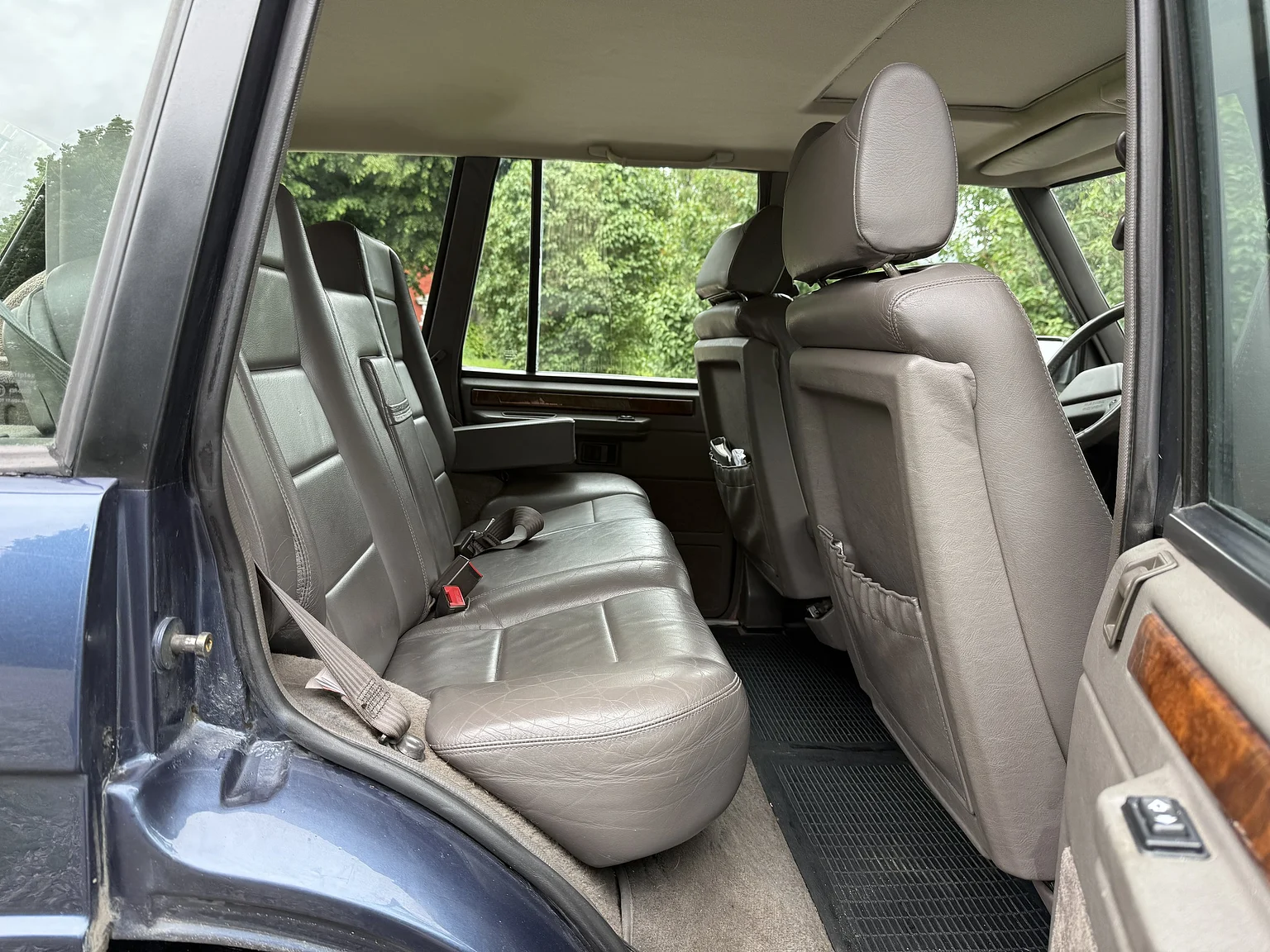 Innenraumfoto von 1990 Range Rover Vogue SE 3.9 (47)