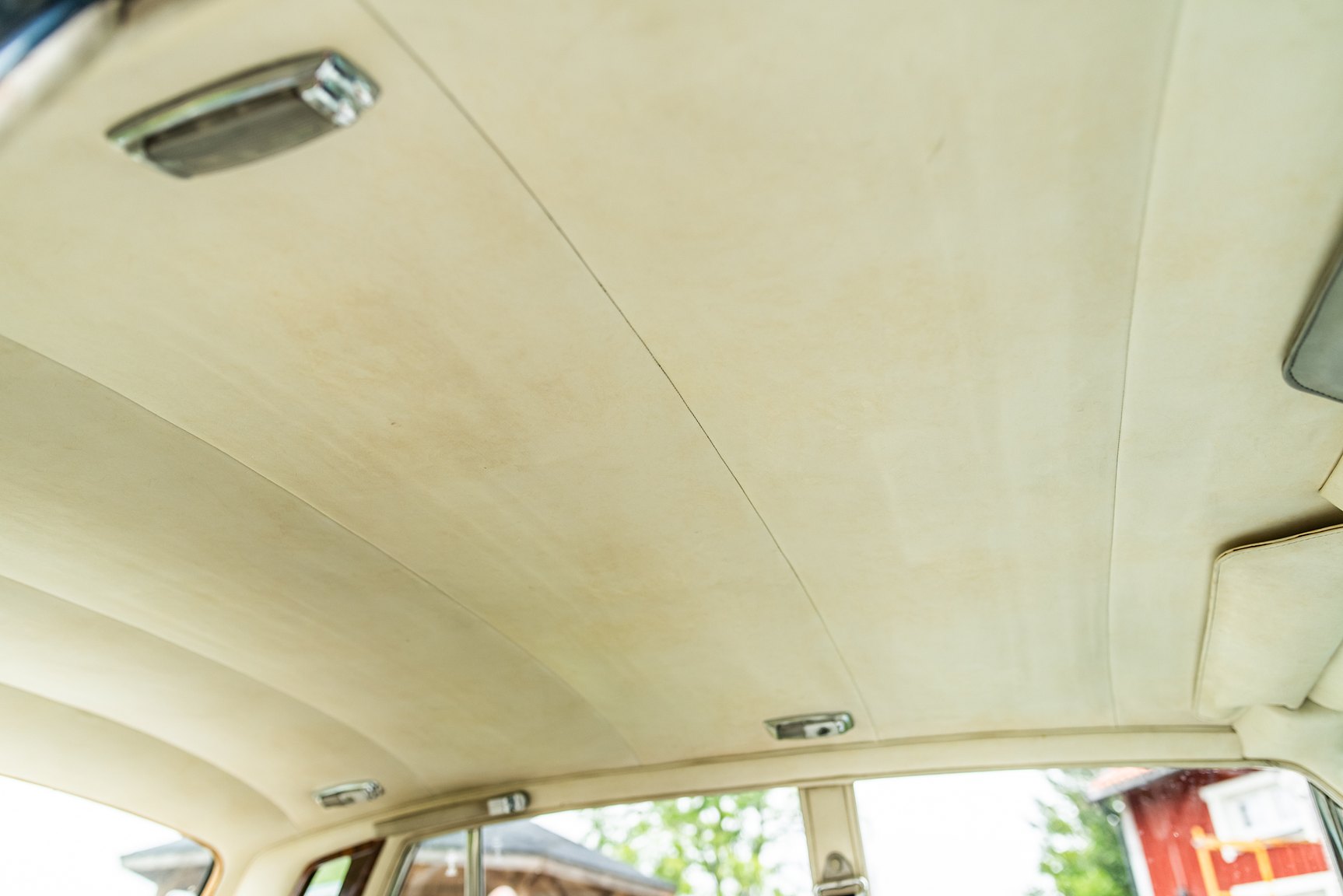 Interior image of 1972 Rolls-Royce Silver Shadow