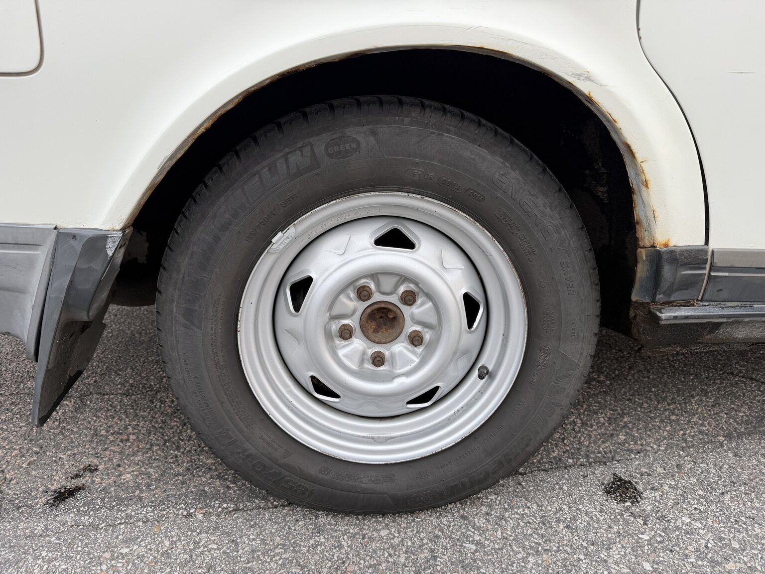 Exteriörbild på 1991 Volvo 240 GL Automat (21)