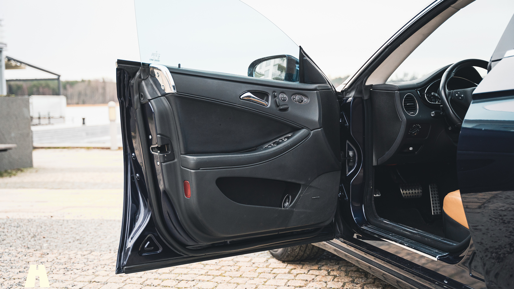 Innenraumfoto von 2008 Mercedes-Benz CLS 63 AMG (11)