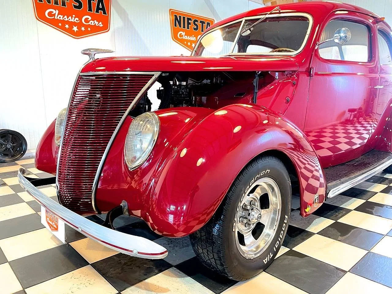Bild von 1937 Ford Tudor (3)