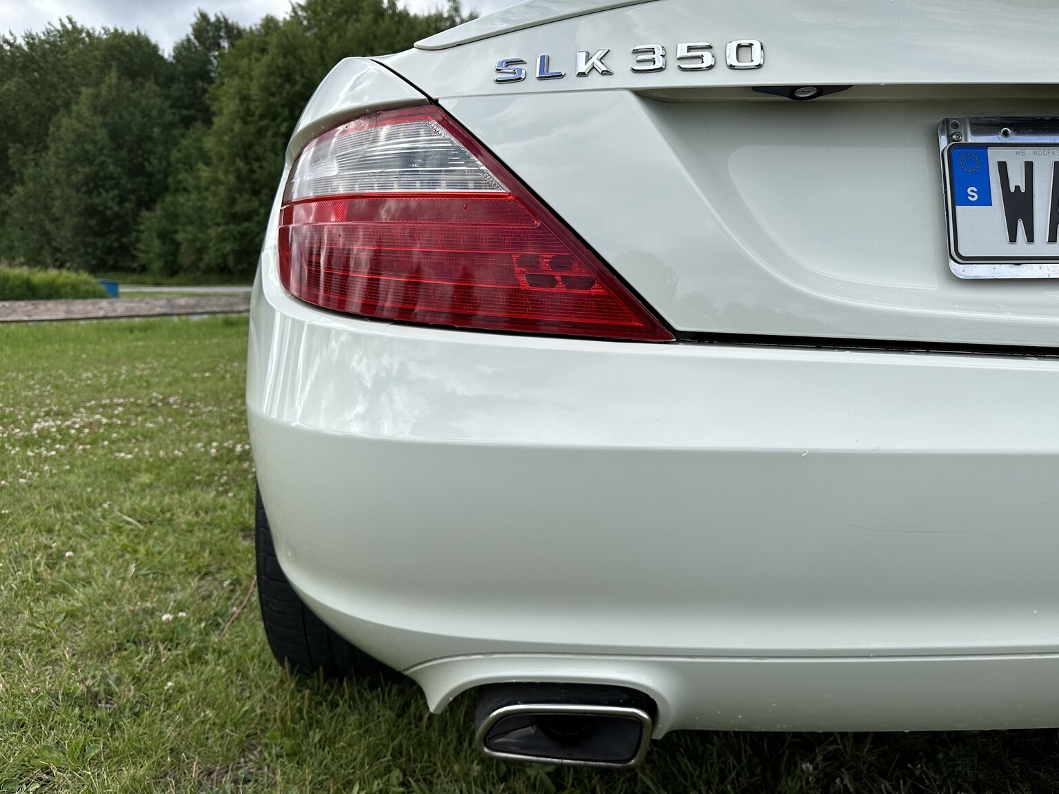 Exterior image of 2012 Mercedes-Benz SLK 350