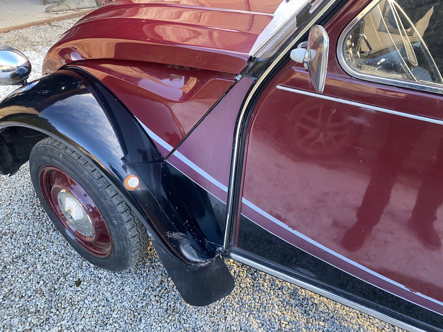 Exterior image of 1986 Citroën 2CV6 Charleston