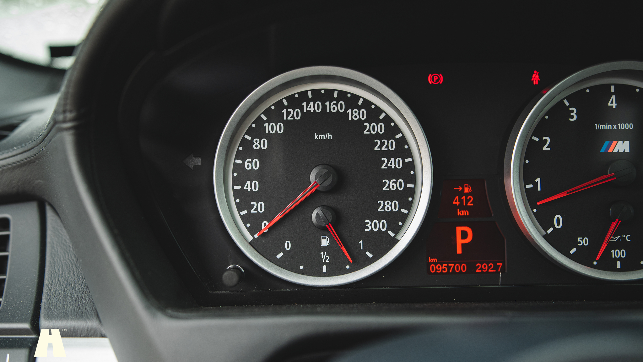 Innenraumfoto von 2010 BMW X6 M Ferrita 555HK (10)