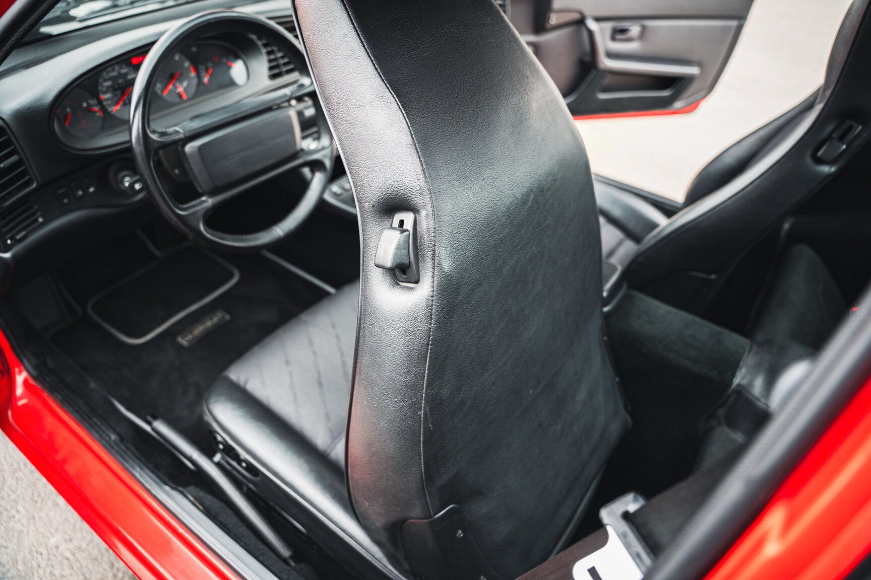 Interior image of 1990 Porsche 944 Turbo