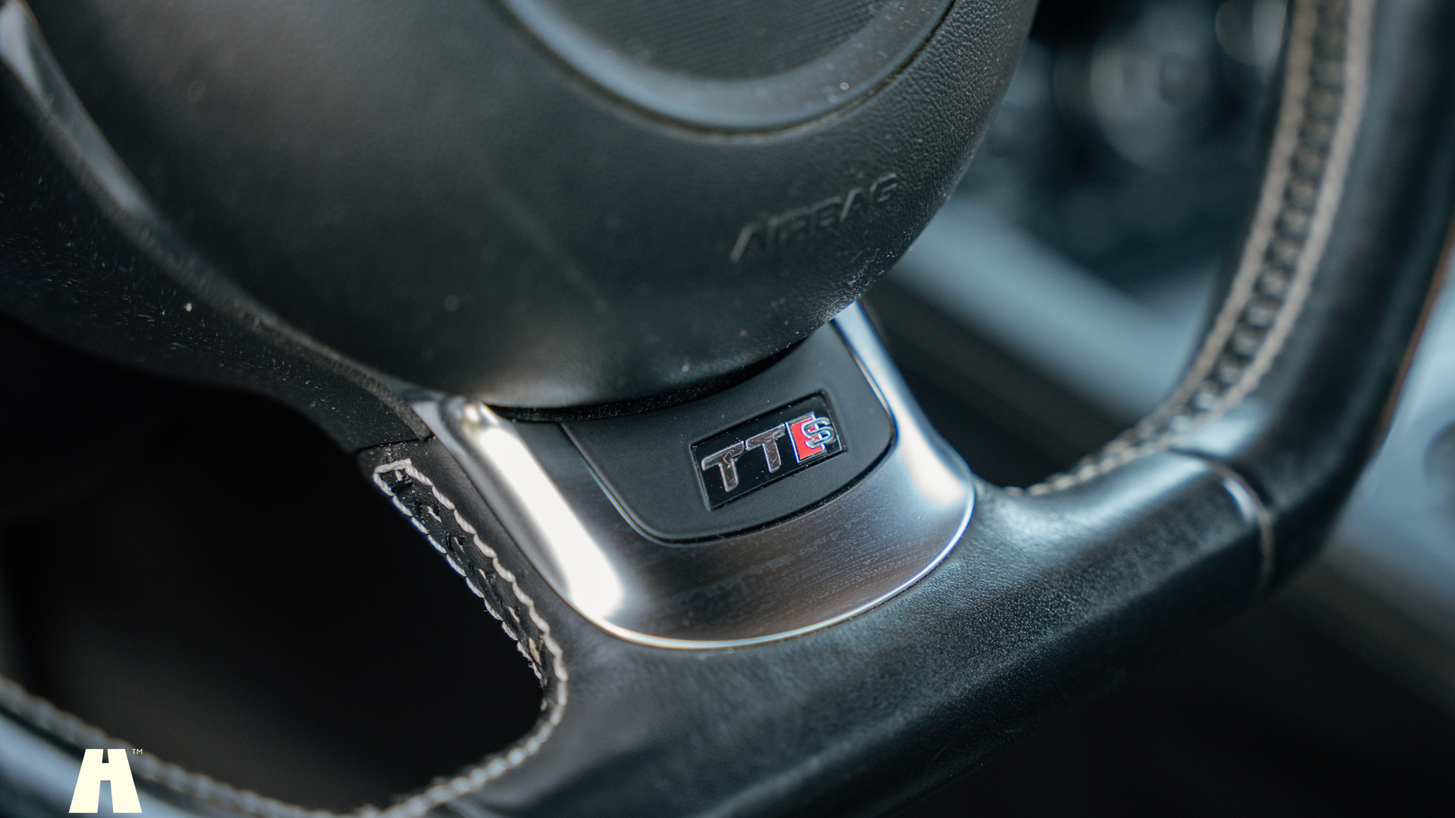 Interior image of 2009 Audi TTS (20)