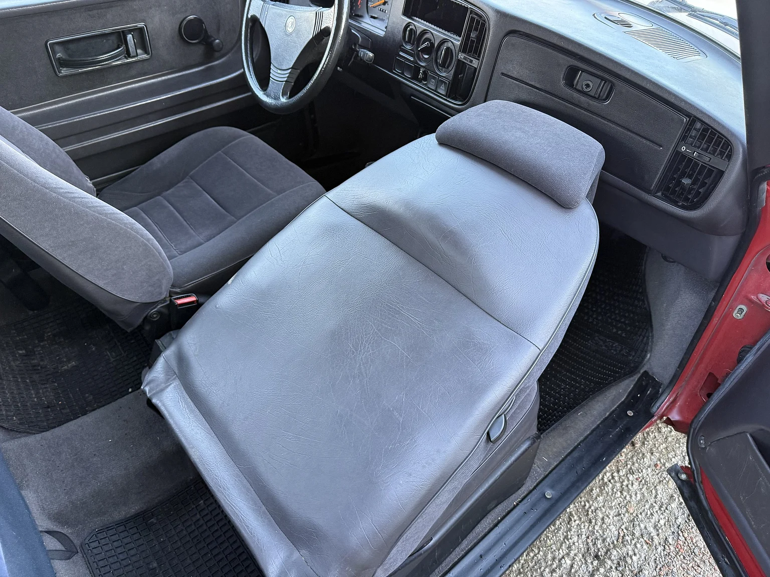 Interior image of 1991 SAAB 900S Turbo 2-door (26)