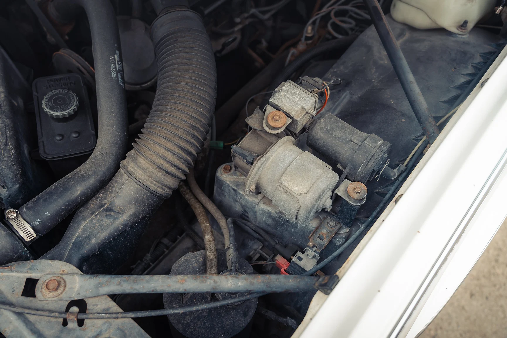 Image of 1984 Cadillac Eldorado Biarritz Convertible mechanics (3)