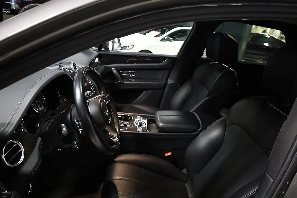 Bild von 2018 Bentley Bentayga (9)